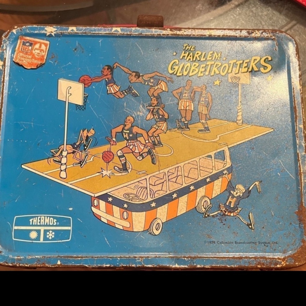 Vintage Harlem Globetrotters metal lunchbox
1971